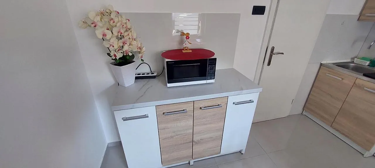 Jo-Ma Apartma - Safe Parking Lubiana Slovenia