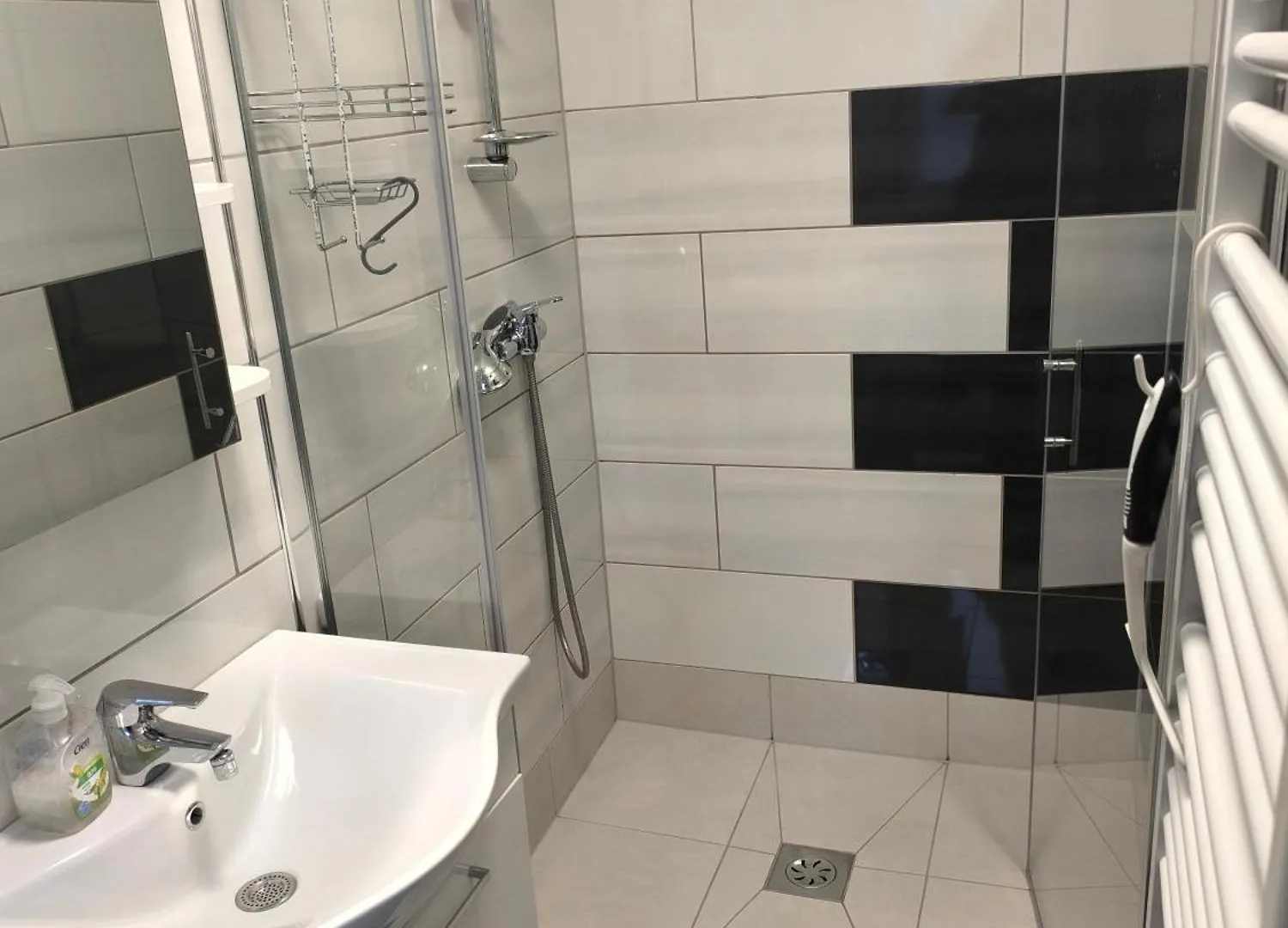Jo-Ma Apartma - Safe Parking Lubiana Slovenia